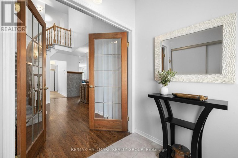 29454633/2836-mozart-court/emerald-woodssawmill-creek/ottawa/ontario/K1T2P7_3