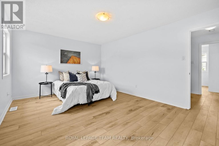 29041198/381-moffatt-pond-court/cedargrovefraserdale/ottawa/ontario/K2J0C9_19