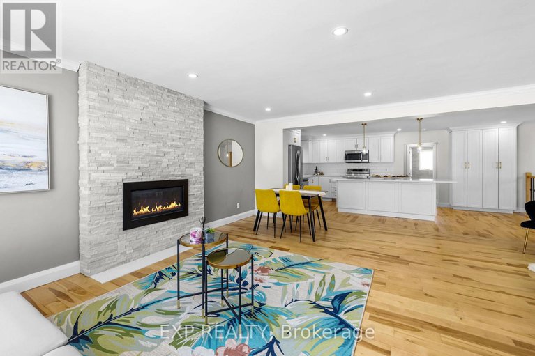 29427450/1377-mcmahon-avenue/emerald-woodssawmill-creek/ottawa/ontario/K1T1C2_2