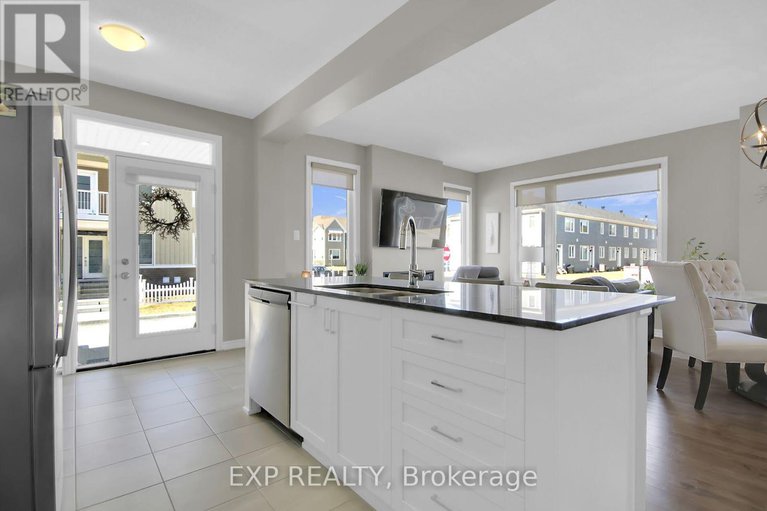 28403302/814-bascule-place/btwn-franktown-rd-fallowfield-rd/ottawa/ontario/K0A2Z0_4
