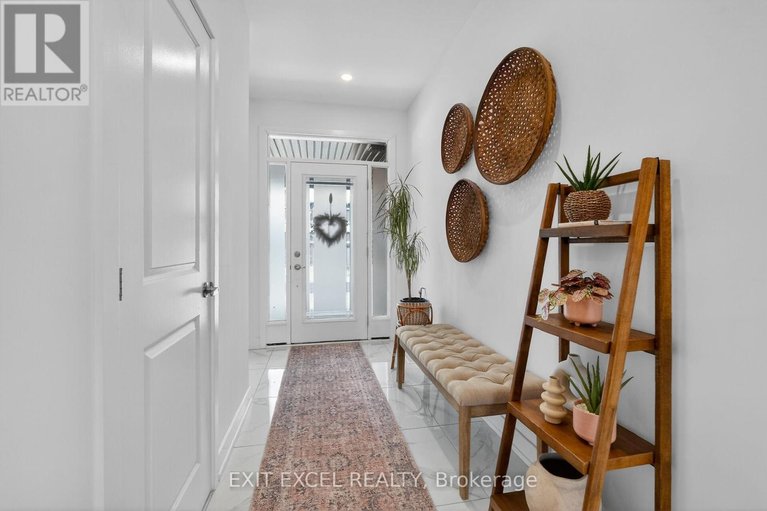 29663651/240-zinnia-way/riverside-southgloucester-glen/ottawa/ontario/K4M0K8_2