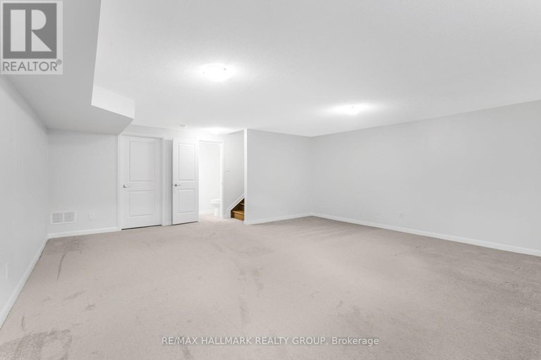 28488850/833-dynasty-street/avalon-east/ottawa/ontario/K4A4T7_33