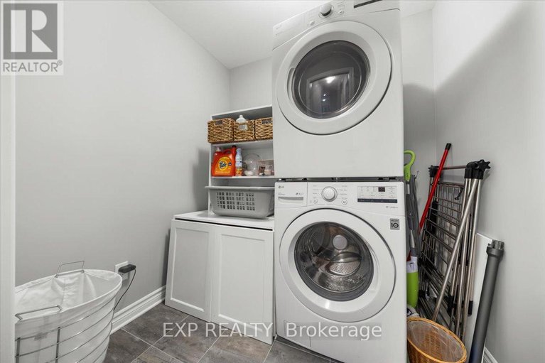 29135889/676-fisher-street/north-grenville-twp-kemptville-south/north-grenville/ontario/K0G1J0_26