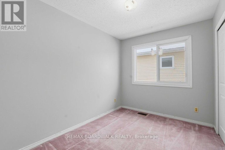 29379156/1707-des-perdrix-crescent/orleanssunridge/ottawa/ontario/K1C5E3_30