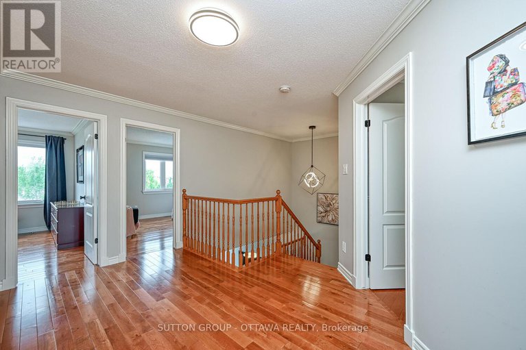 28889219/329-west-ridge-drive/stittsville-south/ottawa/ontario/K2S2G7_16
