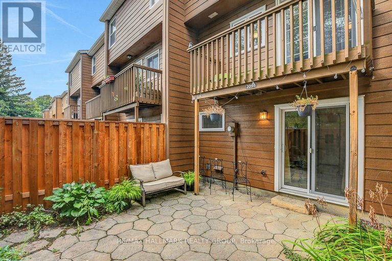 28827238/2094-eric-crescent/pineview/ottawa/ontario/K1B4P4_33