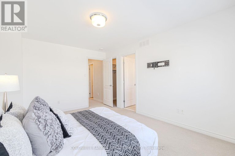 29377334/547-jackdaw-avenue/half-moon-bay/ottawa/ontario/K2J6M6_38