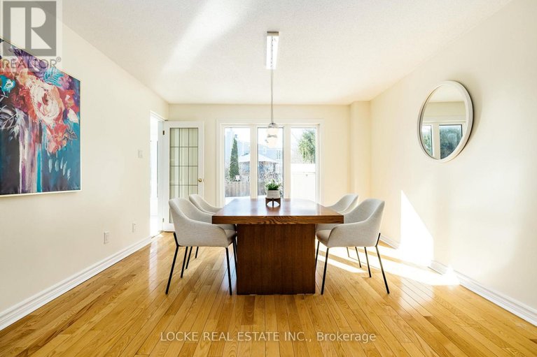 29535443/1404-forest-valley-drive/chapel-hill/ottawa/ontario/K1C5M8_11