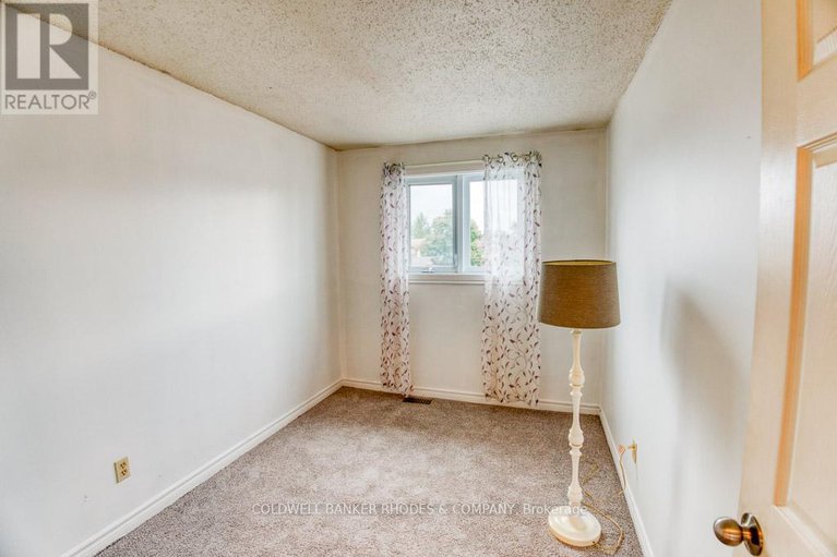 29026241/18-6475-colony-square/convent-glen-north/ottawa/ontario/K1C3E1_19