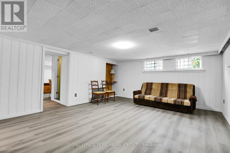 28522253/1379-mayview-avenue/carlington/ottawa/ontario/K1Z8H6_33
