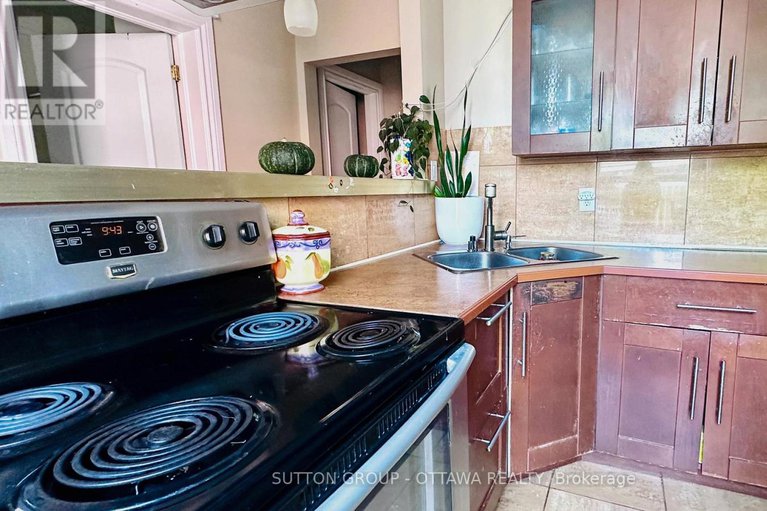 28757381/139-eccles-street/west-centre-town/ottawa/ontario/K1R6S7_8