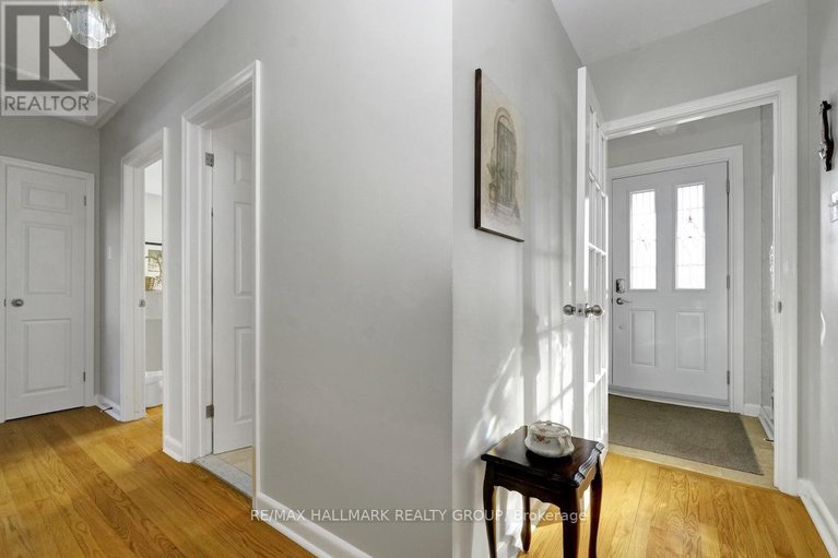 29307341/1259-placid-street/queensway-terrace-southridgeview/ottawa/ontario/K2C3A8_5