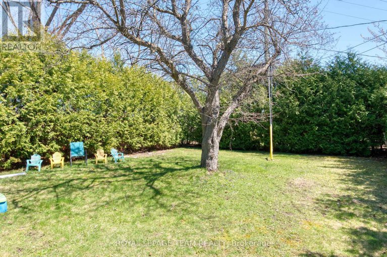 29145085/2010-featherston-drive/urbandale-acres/ottawa/ontario/K1H6P9_22