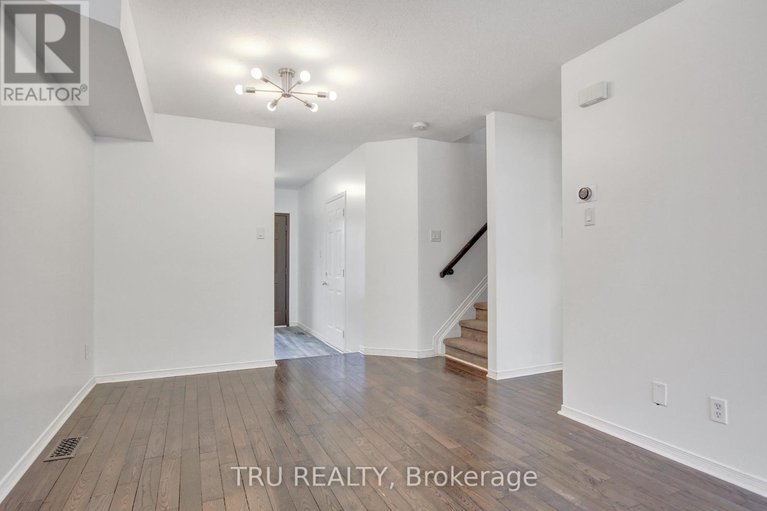 28416739/133-kinross-private/morgans-grantsouth-march/ottawa/ontario/K2K3P9_10