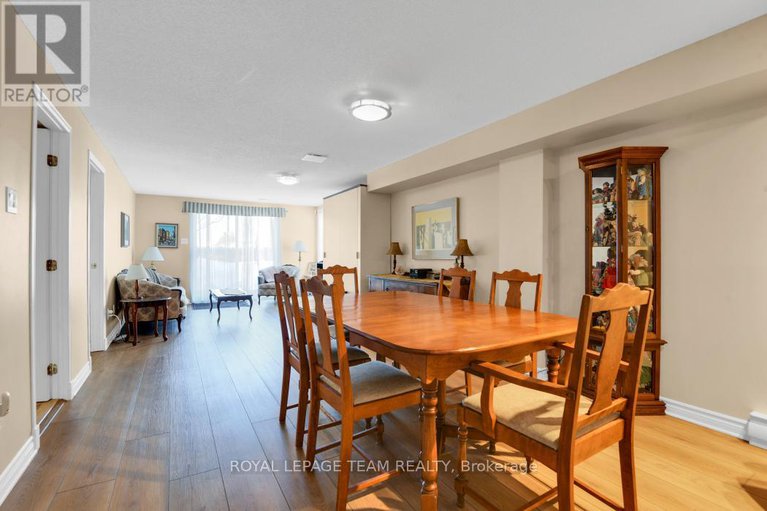 28598951/1581-belleterre-street/orleanssunridge/ottawa/ontario/K1C7N5_24