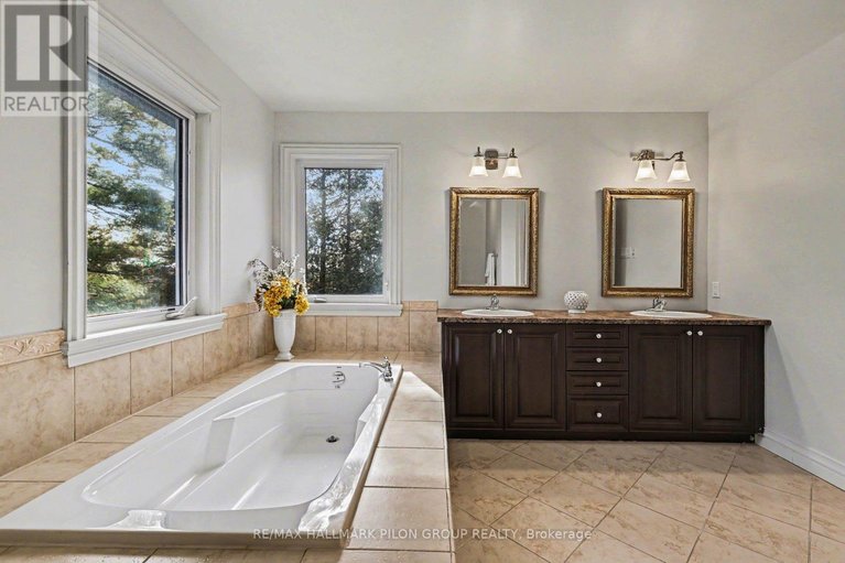 29645614/163-copperwood-street/convent-glen-north/ottawa/ontario/K1C7S3_14