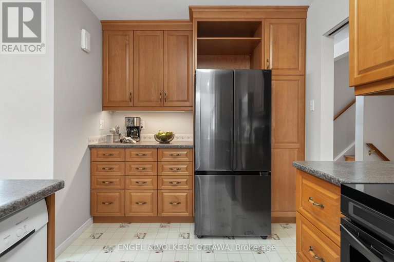 29579181/2125-valley-drive/elmvale-acresurbandale/ottawa/ontario/K1G2P6_14