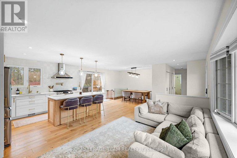 29651251/185-lacroix-avenue/bilberry-creekqueenswood-heights/ottawa/ontario/K1E1K2_15