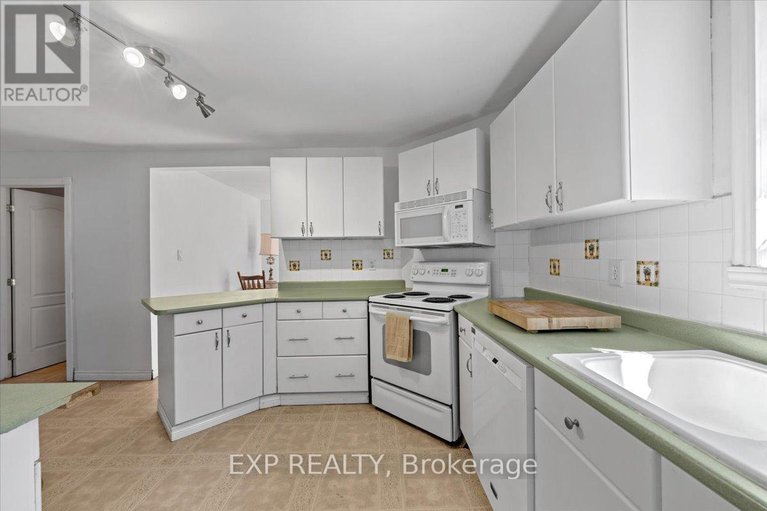 28154545/146-laval-street/vanier/ottawa/ontario/K1L7Z4_9