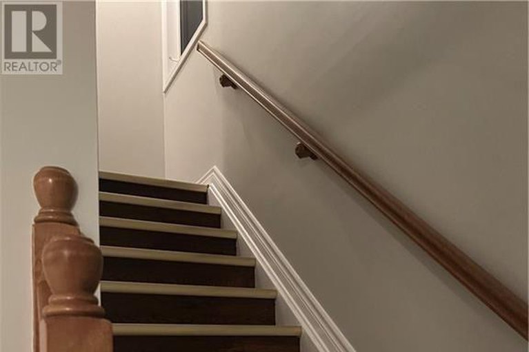 29319586/270-mica-crescent/town-of-rockland/clarence-rockland/ontario/K4K0E2_20