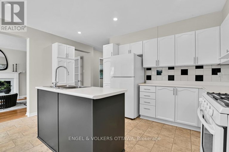 29360554/123-longshire-circle/longfields/ottawa/ontario/K2J4L1_9