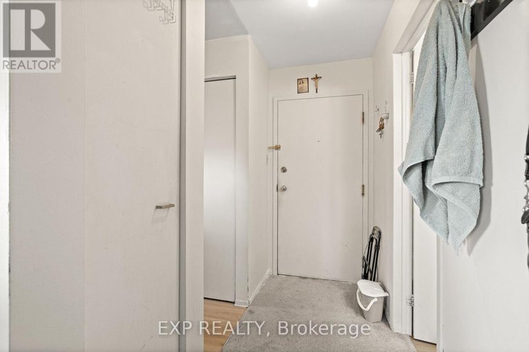 29252198/209-214-viewmount-drive/borden-farmstewart-farmcarleton-heightsparkwood-hills/ottawa/ontario/K2E7X3_3