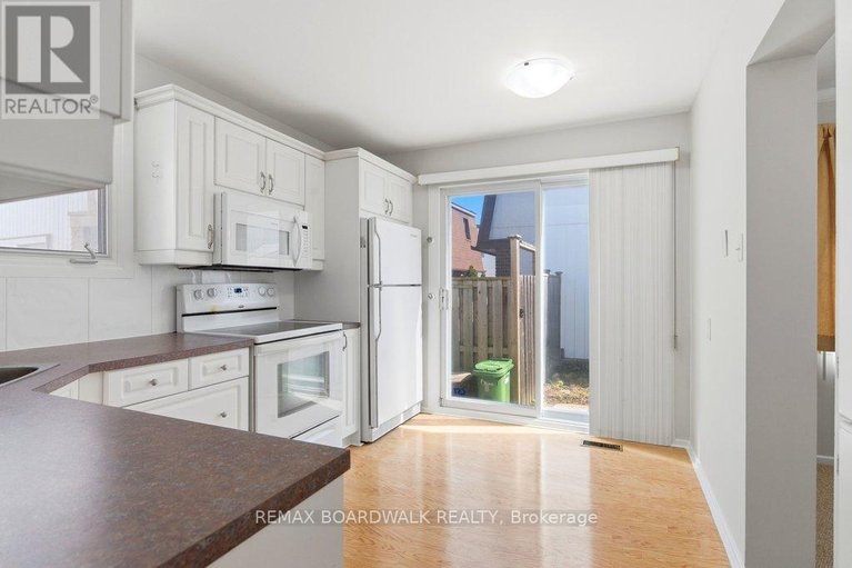 29640034/47-2210-loyola-avenue/beaconwood/ottawa/ontario/K1J8H5_6