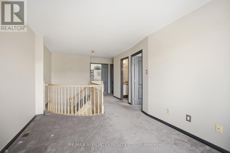 29125287/137-hearst-way/katimavik/ottawa/ontario/K2L4G5_17