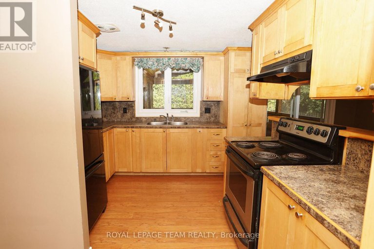 28826941/425-joseph-street/kemptville/north-grenville/ontario/K0G1J0_11