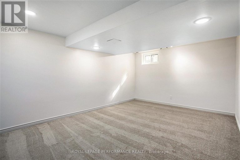 28972961/1757-trappist-lane/convent-glen-south/ottawa/ontario/K1C1X7_25