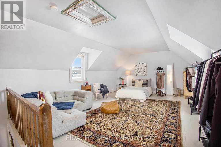 28628376/5046-carp-road/fitzroy-ward-south-east/ottawa/ontario/K0A2H0_21