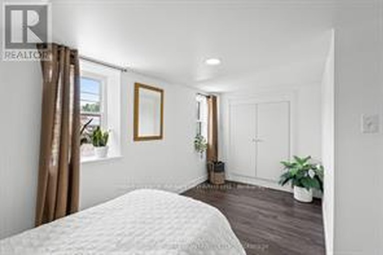 29626971/10-campbell-reid-court/rural-kanata-central/ottawa/ontario/K2K1X7_18