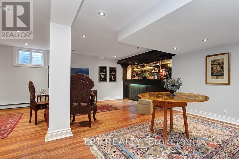 29603325/624-pleasant-park-road/playfair-park/ottawa/ontario/K1H5N5_42