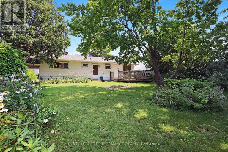 28611578/45-keewatin-crescent/borden-farmstewart-farmcarleton-heightsparkwood-hills/ottawa/ontario/K2E5S2_30