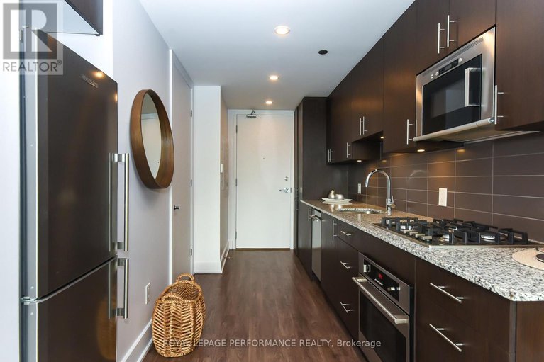 28437909/309a-7-marquette-avenue/vanier/ottawa/ontario/K1L8A7_9
