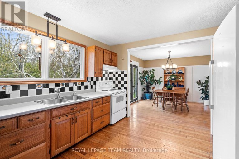 28299232/2915-county-rd-20-road/north-grenville-twp-kemptville-south/north-grenville/ontario/K0G1J0_17