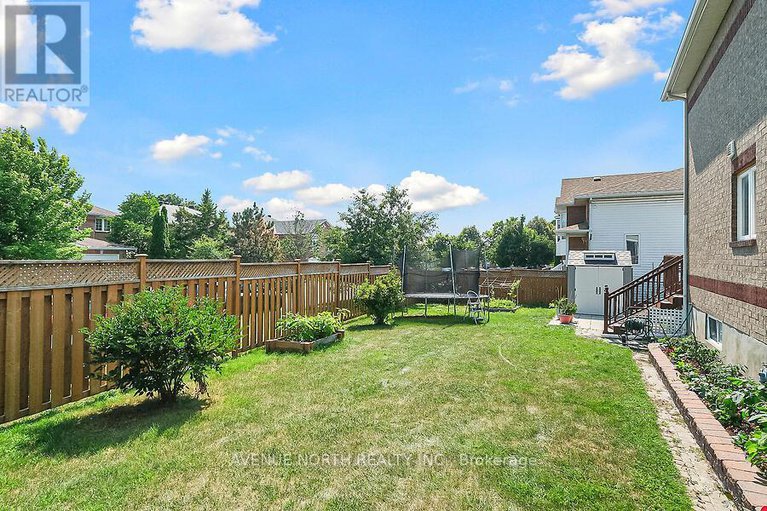 28782241/59-splinter-crescent/fairfield-heights/ottawa/ontario/K2B1B3_30