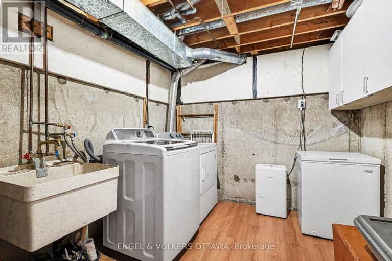 29620047/2148-orient-park-drive/blackburn-hamlet-south/ottawa/ontario/K1B4V9_24