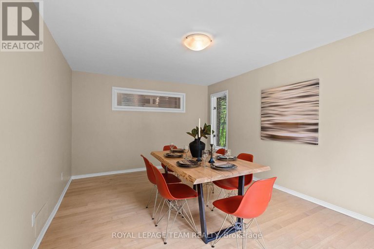 28734411/10-weldale-drive/rural-kanata-central/ottawa/ontario/K2W1A9_16
