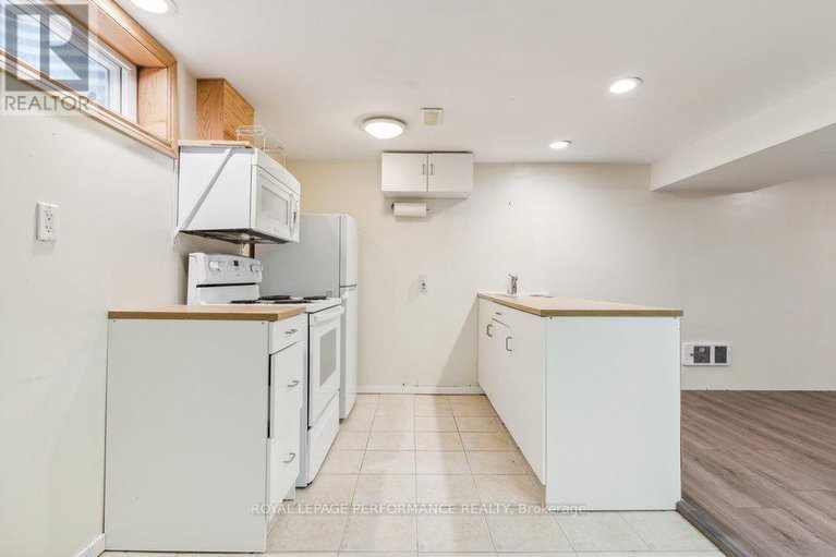 27687403/1932-marquis-avenue/ottawa/ontario/K1J8J2_31