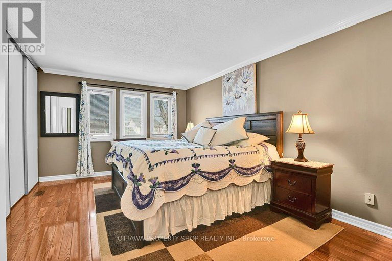 28350114/6156-vineyard-drive/convent-glen/ottawa/ontario/K1C2N6_16
