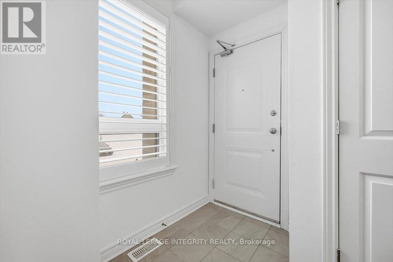 29274145/41-carabiner-private/mer-bleuebradley-estatesanderson-park/ottawa/ontario/K1W0L7_3