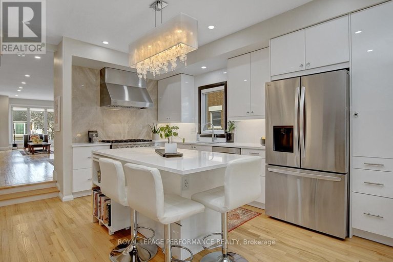 29629376/86-west-presland-road/overbrook/ottawa/ontario/K1K2C3_2