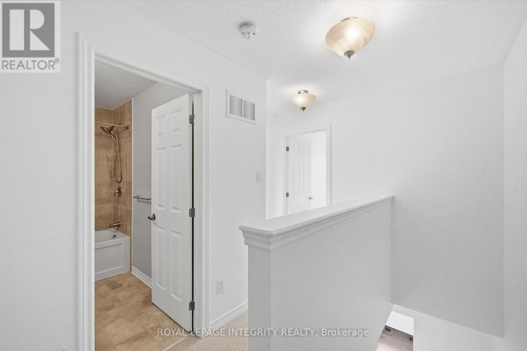 29377342/67-luminescence-way/notting-hillsummerside/ottawa/ontario/K4A0V9_18