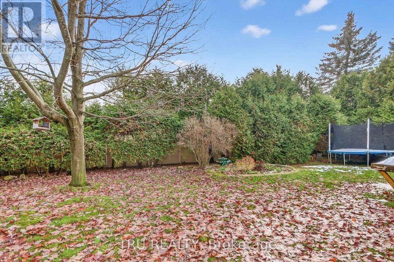 29269815/12-apache-crescent/city-viewskylinefisher-heightsparkwood-hills/ottawa/ontario/K2E6H7_84