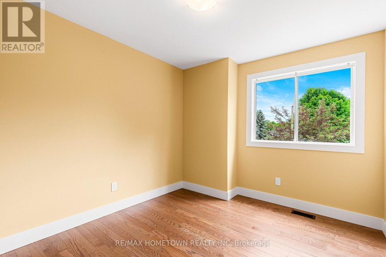 28498347/727-maley-street/kemptville/north-grenville/ontario/K0G1J0_20
