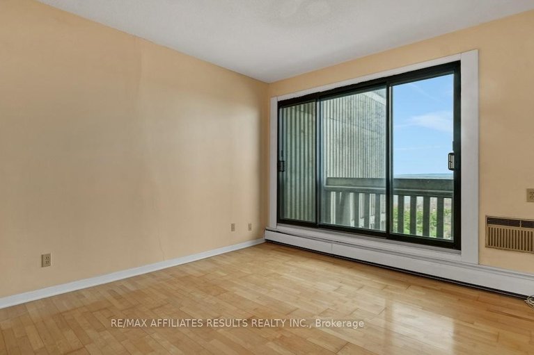 29670828/2110-415-greenview-avenue/britannia/ottawa/ontario/K2B8G5_12