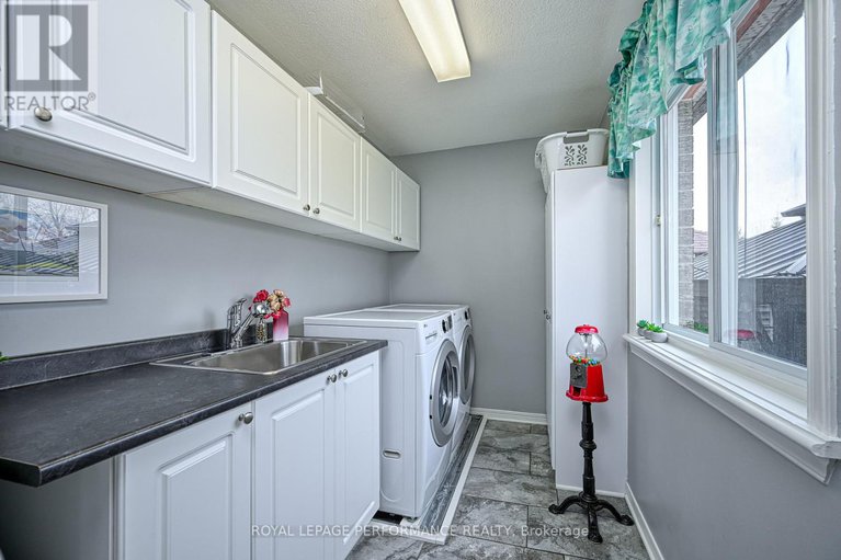 28233202/4191-wolfe-point-way/riverside-southgloucester-glen/ottawa/ontario/K1V1P5_23