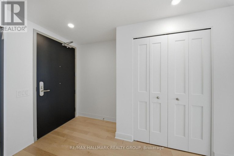 29589401/1703-180-george-street/lower-townbyward-market/ottawa/ontario/K1N0G8_4