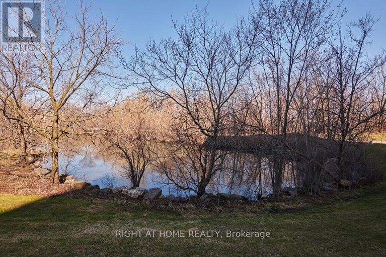 29628512/909-2759-carousel-crescent/emerald-woodssawmill-creek/ottawa/ontario/K1T2N5_46